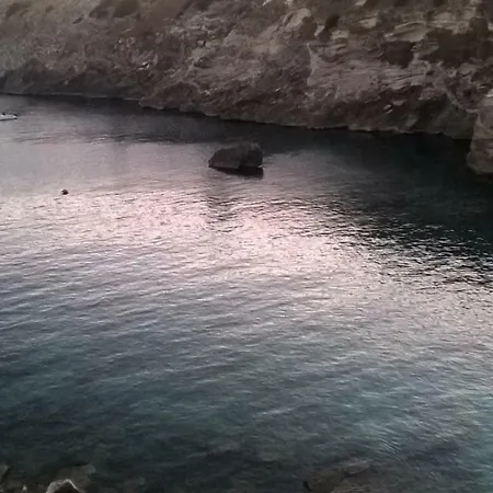 Nyaraló Lu