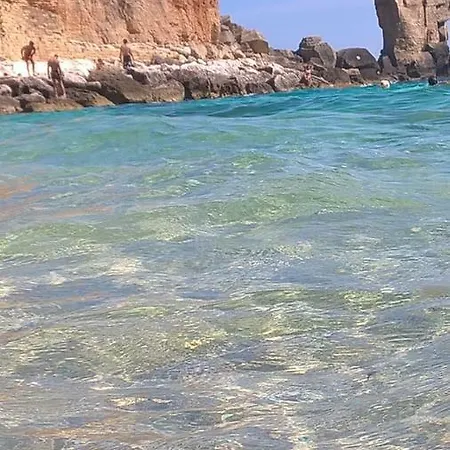 Nyaraló Lu