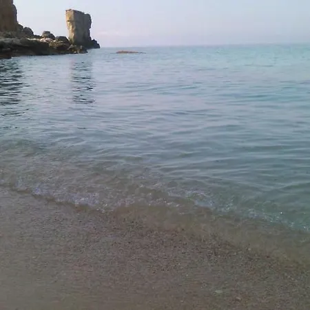 Nyaraló Lu